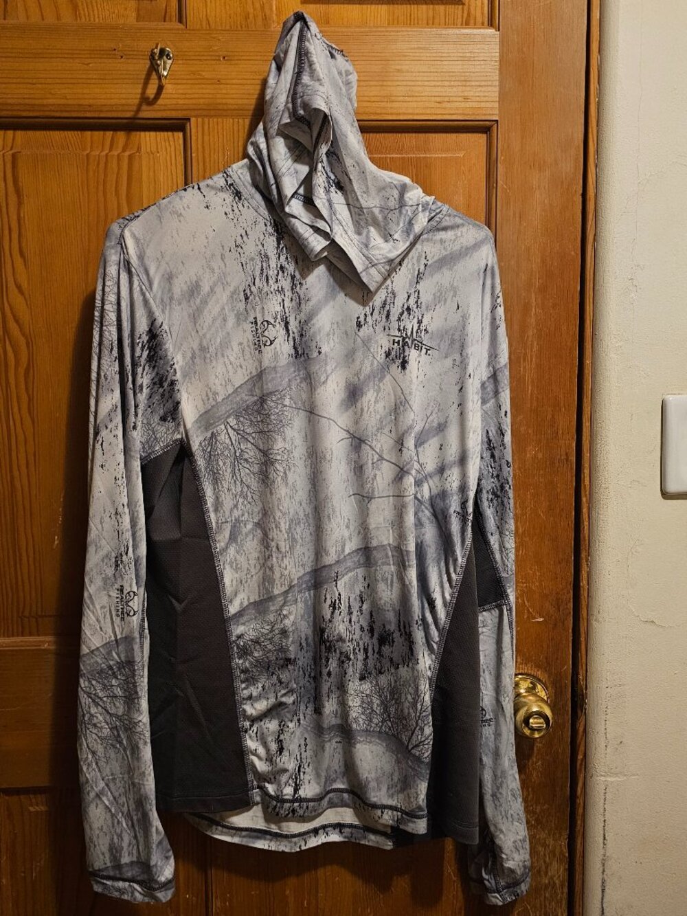 Habit Long sleeve performance Hoodie Medium